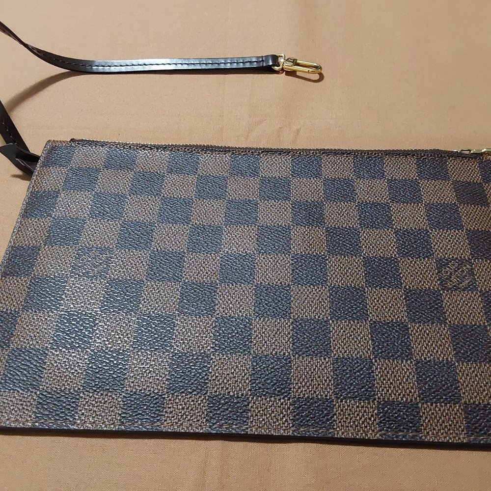 LOUIS VUITTON REMOVABLE POUCH